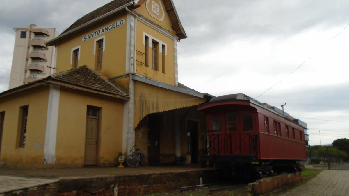 Fachada da antiga Estação Ferroviária de Santo Ângelo